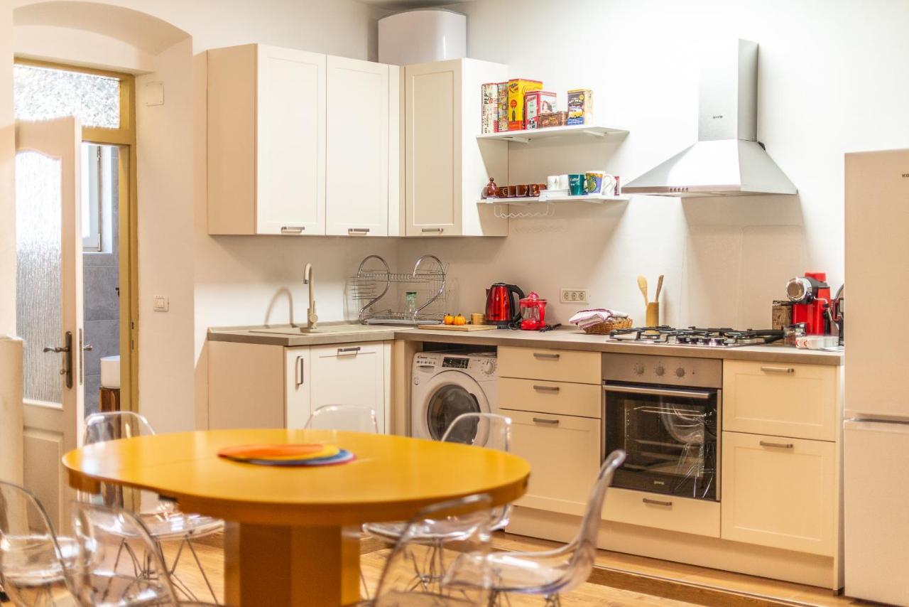 Augusta Apartment Pula Bagian luar foto