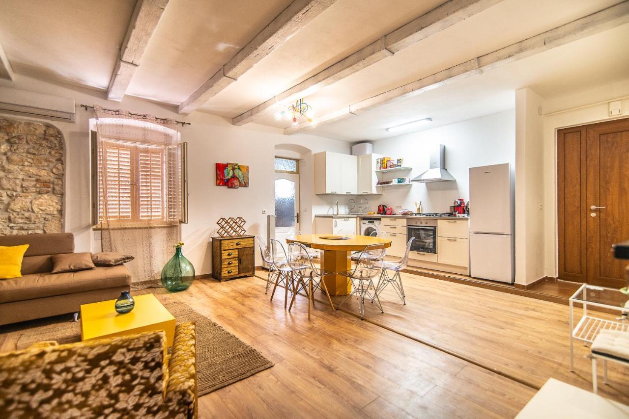 Augusta Apartment Pula Bagian luar foto