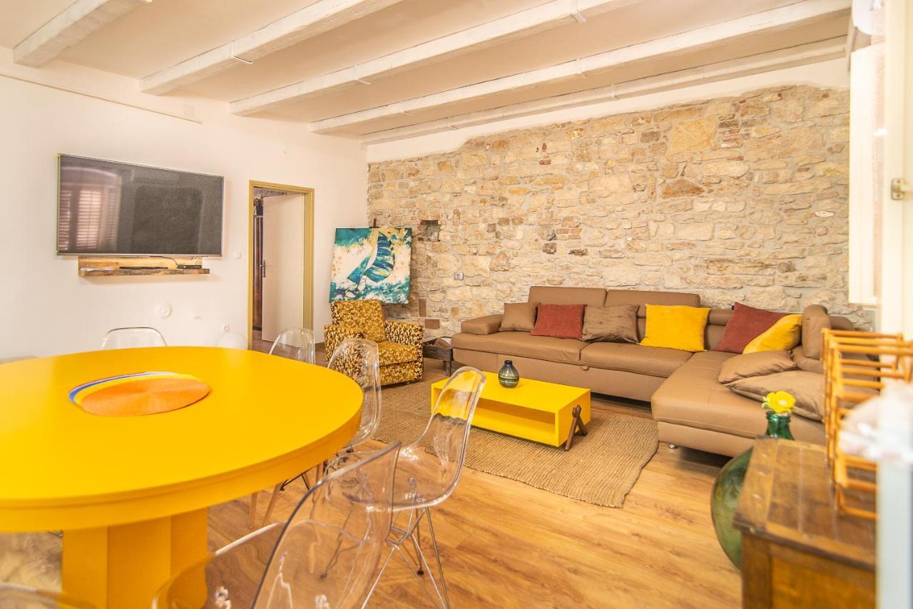 Augusta Apartment Pula Bagian luar foto