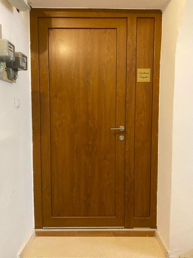 Augusta Apartment Pula Bagian luar foto