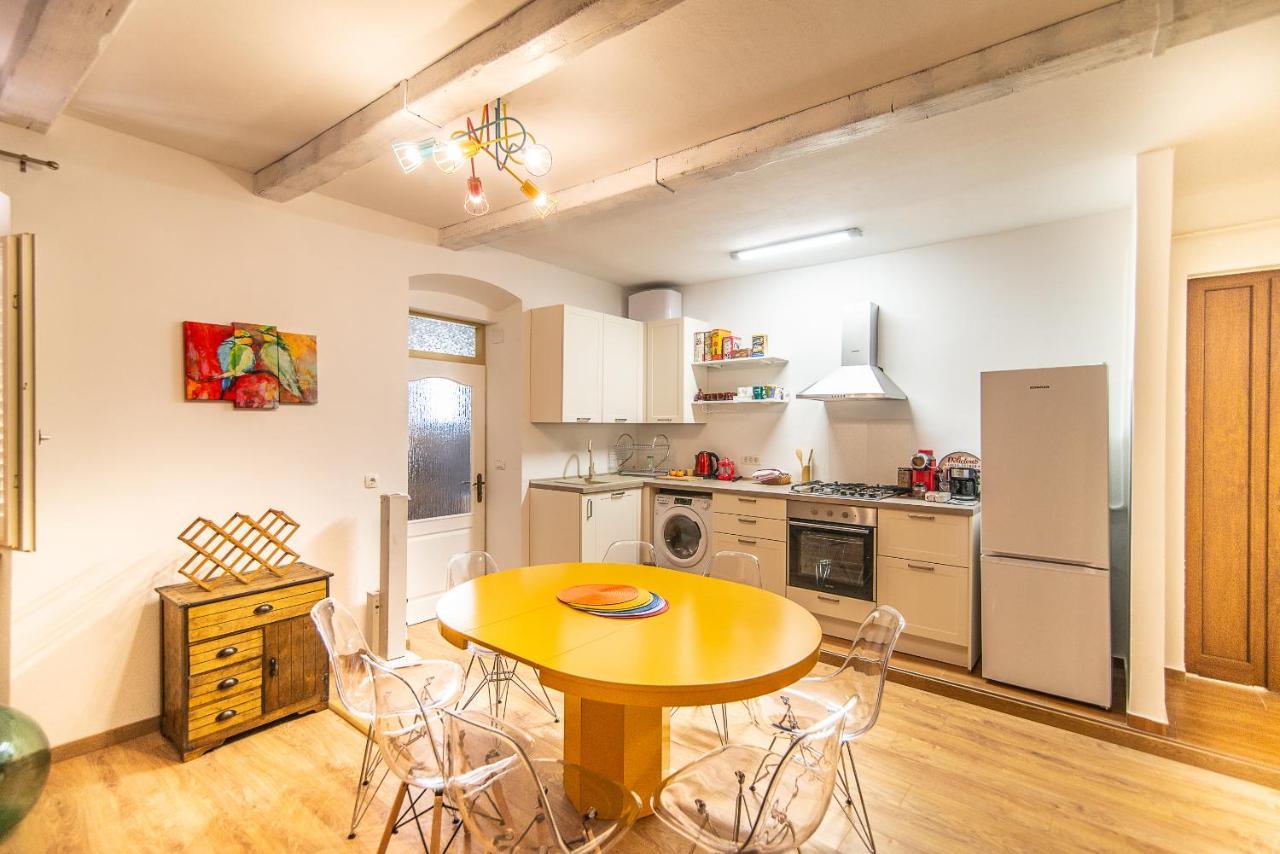 Augusta Apartment Pula Bagian luar foto