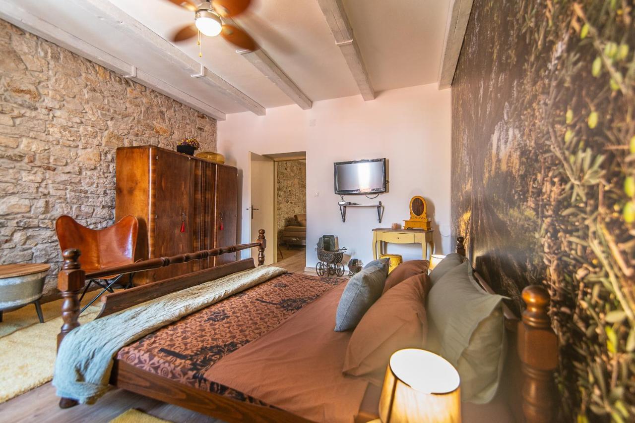 Augusta Apartment Pula Bagian luar foto