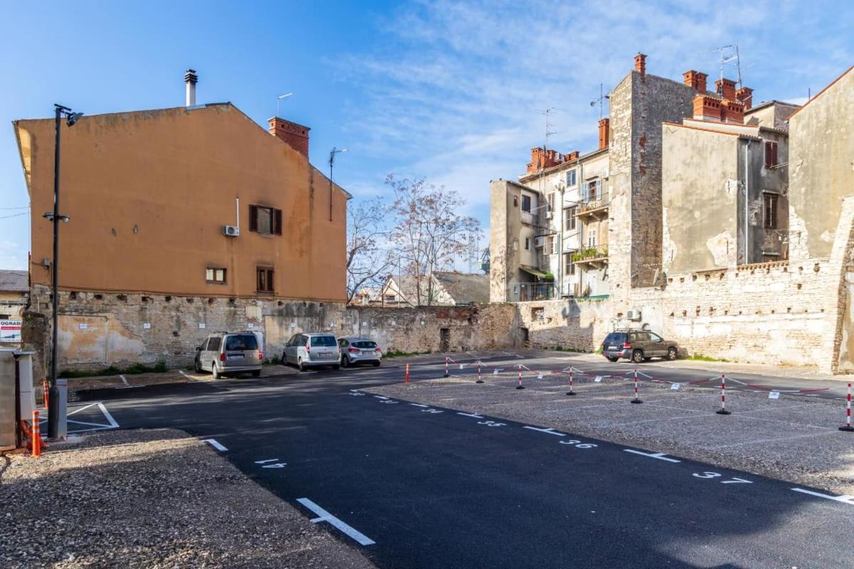 Augusta Apartment Pula Bagian luar foto